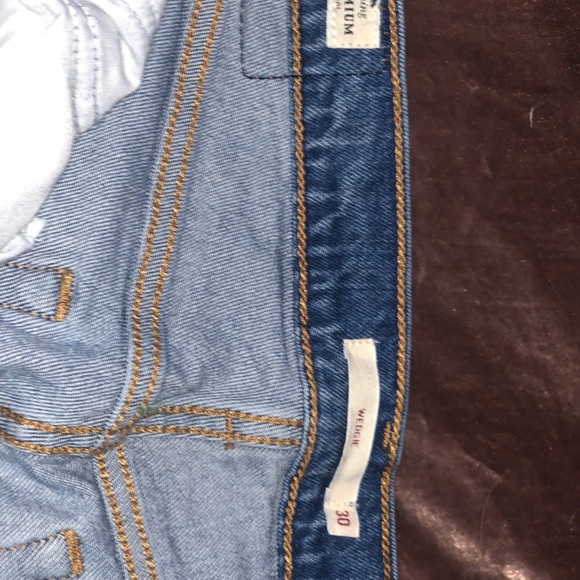 Levi’s dark wash jeans - Picture 5 of 5